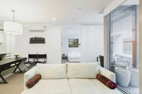 Modern Cosmopolitan Retreat on Toorak Rd - Image 3
