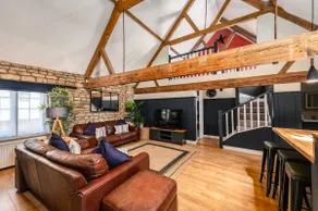 Luxury boutique 3 bedroom central loft apartment - Image 4