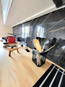 Renovated, bright & fully equipped apartment - Image 2
