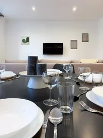 Le Jaurès Aparthotel - Private Garden & Netflix - Image 3