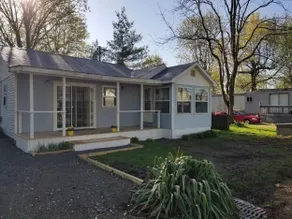 3 Bedroom & King Bed North Indian Lake - Image 3