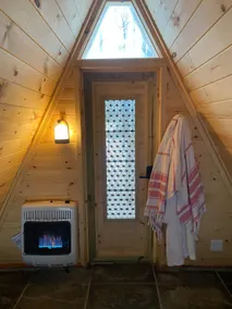 Tiny glamping cabin with mineral spring hot tub - Image 5