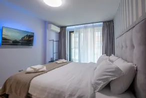Emirates Luxury Apartment Free Parking Terrace - Image 2
