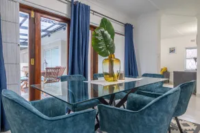 3Bed Home 10min from Airport,Pool, Beautiful, Safe - Image 3