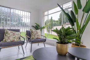 3Bed Home 10min from Airport,Pool, Beautiful, Safe - Image 5