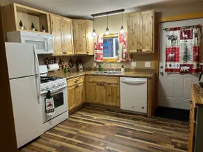 Country cabin at Timbers' Edge - Image 4