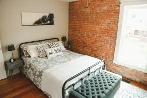 ❤️Quincy Quarters 2❤️ - Image 2