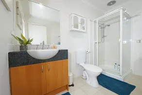 Hidden Gem 1-Bedder in Box Hill Prime Location - Image 3
