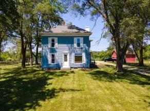 Country Home with pond - Image 4