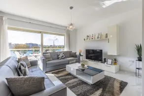 Stunning - Seafront 3-Bedrooom Sunny Side Sliema - Image 3