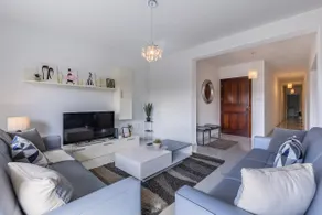 Stunning - Seafront 3-Bedrooom Sunny Side Sliema - Image 5