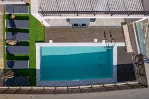 Anna's Residence with Private Pool - Image 2