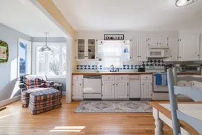 Bluff Springs Farmhouse - Image 3