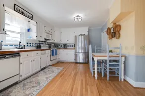 Bluff Springs Farmhouse - Image 5