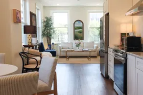 Perfect city location! Enjoy exploring Lancaster. - Image 4