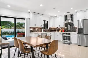 Biscayne Villa, with Heated Pool Oasis - Image 2