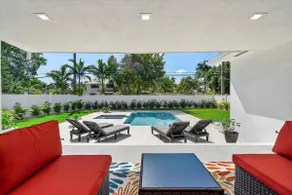 Biscayne Villa, with Heated Pool Oasis - Image 4