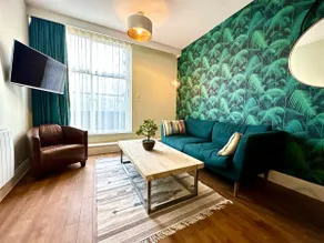 Amazing Modern Apartment - Free Secure Parking! - Image 3