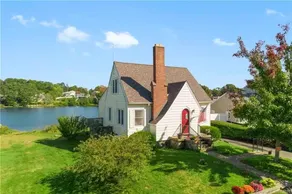 Salty Breeze - Waterfront Cottage on the Cove - Image 4