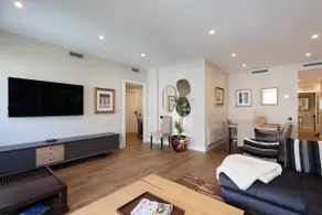 MAGNIFIQUE APPARTEMENT BOUTIQUE. CONCEPTION HAUTE STANDARD TRÈS CENTRÉE SITUÉE! - Image 4