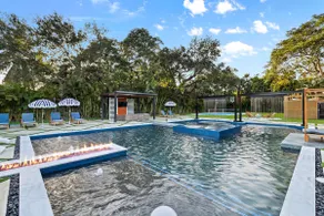 Epic Treehouse Villa - Pool - Jacuzzi - Pickleball - Image 4