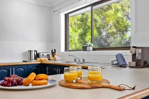 Culburra Beach Retreat - Close to two beaches - Image 5