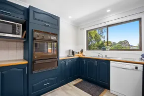Culburra Beach Retreat - Close to two beaches - Image 4
