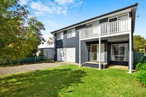 Culburra Beach Retreat - Close to two beaches - Image 3