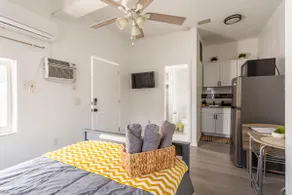 Welcome to our comfy getaway studio in Miami - Image 3