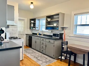3 BR Home Near Country Club Area - Image 2