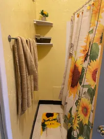 Unique studio with loft bed! - Image 4