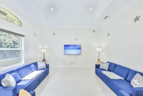Luxury 5BR Villa near Hard Rock Casino - Image 5