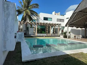 Beautiful beach house, sun, sand and sea - Image 2