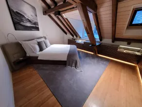 Le Bijou Historic Roof Top Apartment - Image 5