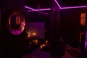 La Gold Room jacuzzi et sauna - Image 2
