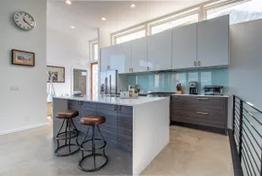 Alki Beach House w/ Ocean & Olympic Mtn Views - Image 4