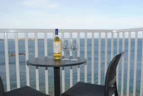 Sea front Apartment - Image 3
