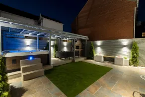 Exclusive House with Canadian Hot Tub - Image 3