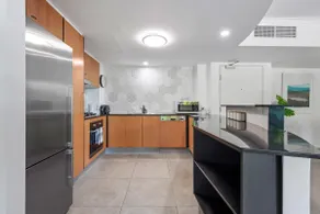New Farm Water Views! 2Bed/2Bath/1Car - Image 5
