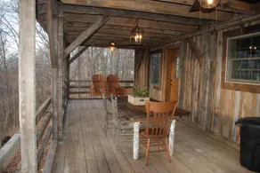 Historic log cabin getaway! - Image 3