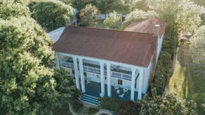 Luxury historic house with pool and pickleball - Image 3