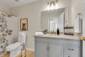 Cozy 2BR King Bed Sleeps 6 Near Wake Forest & Hosp - Image 5
