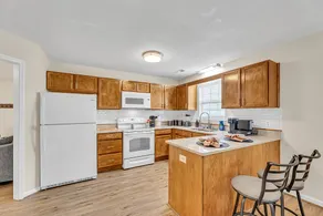 Cozy 2BR King Bed Sleeps 6 Near Wake Forest & Hosp - Image 4