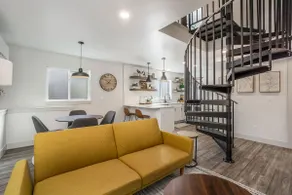 Plum Street House - Image 2