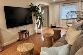Pure Salt Villa. Lux. Pet Friendly. 3BR 3BA. Sleeps 11. - Image 3