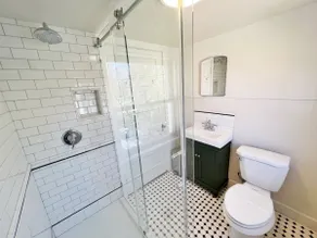 Newly renovated guesthouse in walkable area! - Image 3
