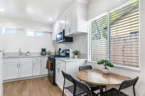 Cozy & Modern Casita Central to DTLA & Disneyland - Image 5