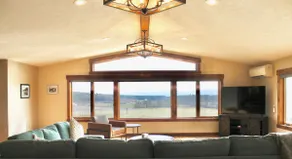 Vineyard House with a hot tub and beautiful views - Image 4