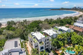 Beach Access 2 Bedroom Apartment - Image 5