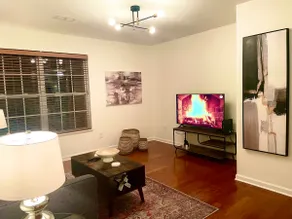 Beautiful1 Bdr, 1.5 Bath Safe, Clean Condo Close to Major Hospitals & Downtown - Image 4